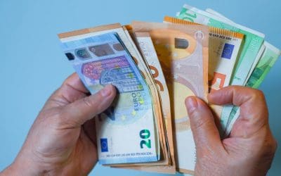Uporaba spletnih platform za množično financiranje projektov
