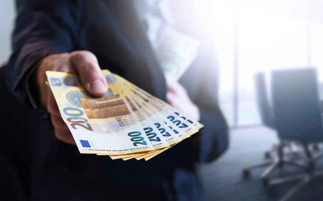 Vpliv ekonomske politike na osebne finance